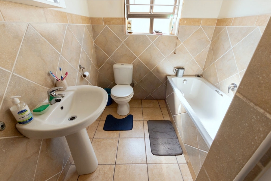 To Let 2 Bedroom Property for Rent in Bluewater Bay Western Cape